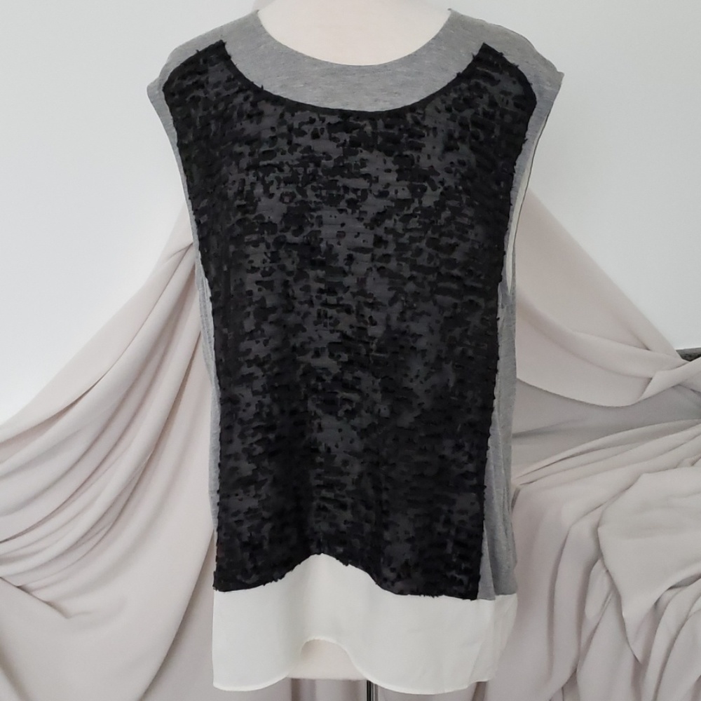 Sleeveless blouse.